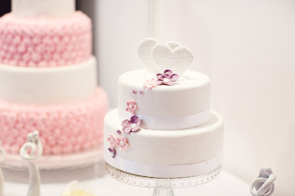 10 Fabulous Wedding Cake Alternatives